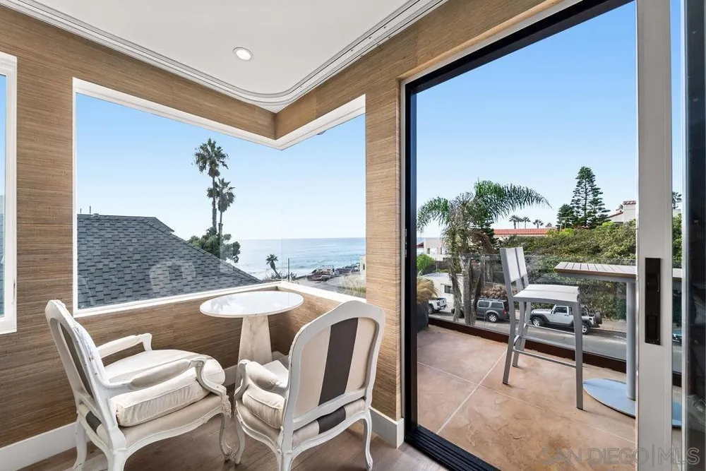 231 Bonair La Jolla, CA 92037