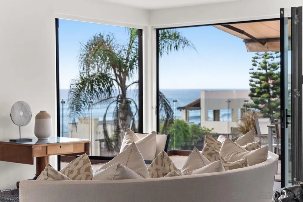 231 Bonair La Jolla, CA 92037