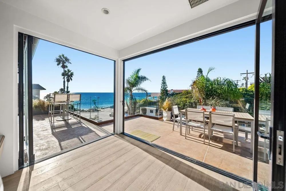 231 Bonair La Jolla, CA 92037