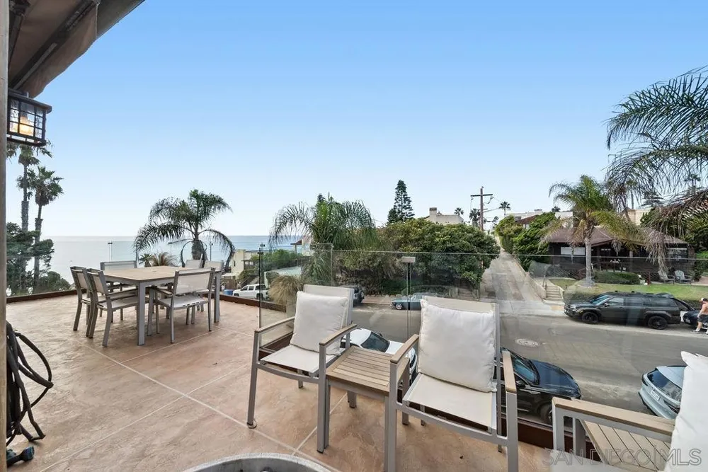 231 Bonair La Jolla, CA 92037