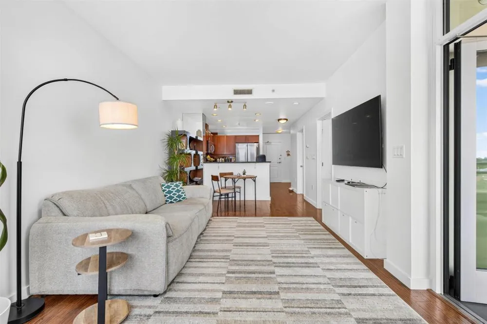 475 Redwood Street #801 San Diego, CA 92103