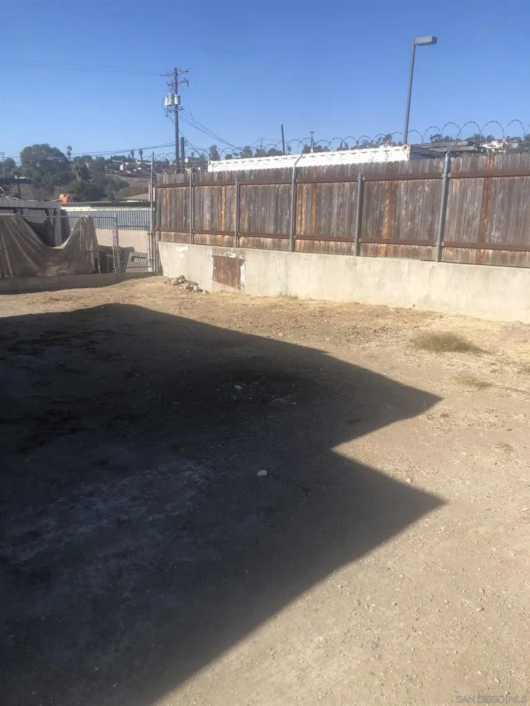 9120 Birch Spring Valley, CA 91977