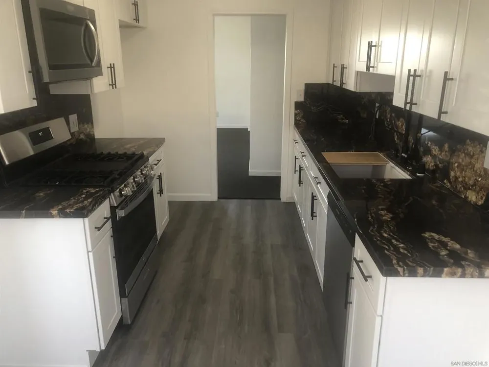 9120 Birch Spring Valley, CA 91977