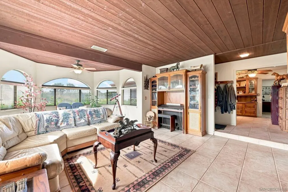 30136 Rolling Hills Valley Center, CA 92082