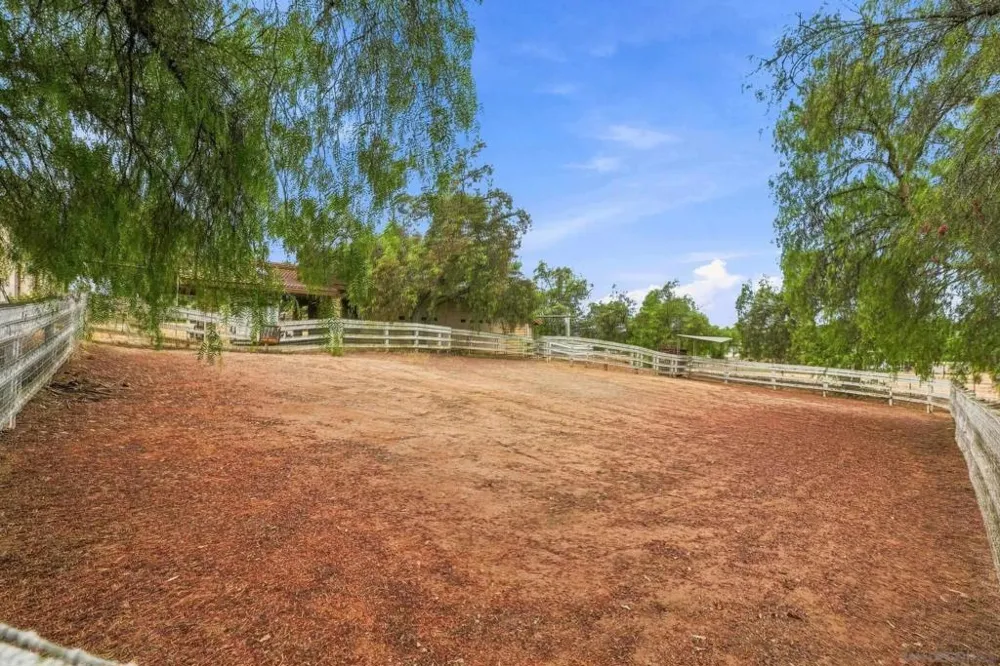 30136 Rolling Hills Valley Center, CA 92082