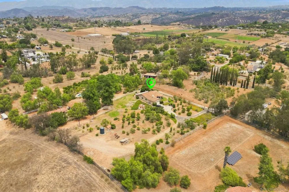 30136 Rolling Hills Valley Center, CA 92082