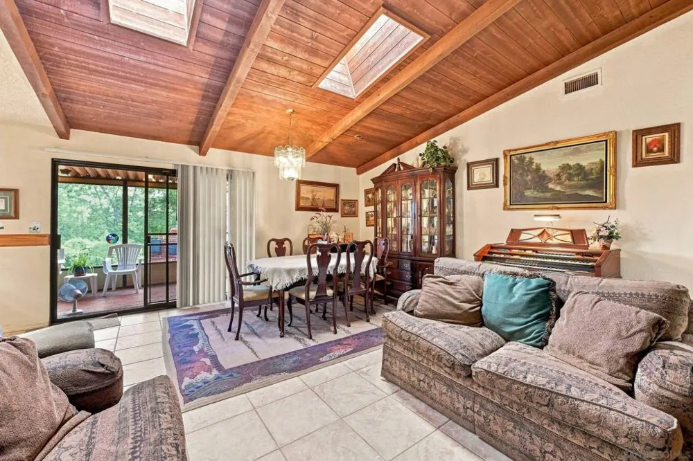 30136 Rolling Hills Valley Center, CA 92082