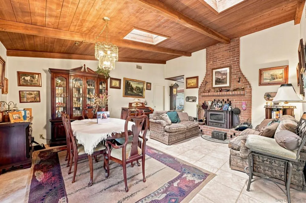 30136 Rolling Hills Valley Center, CA 92082