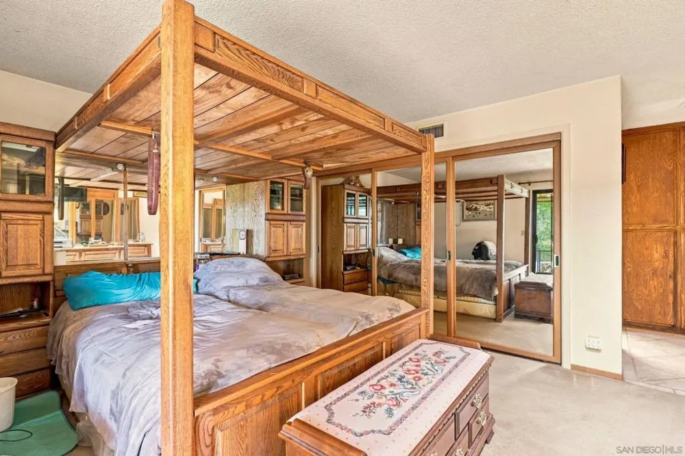 30136 Rolling Hills Valley Center, CA 92082