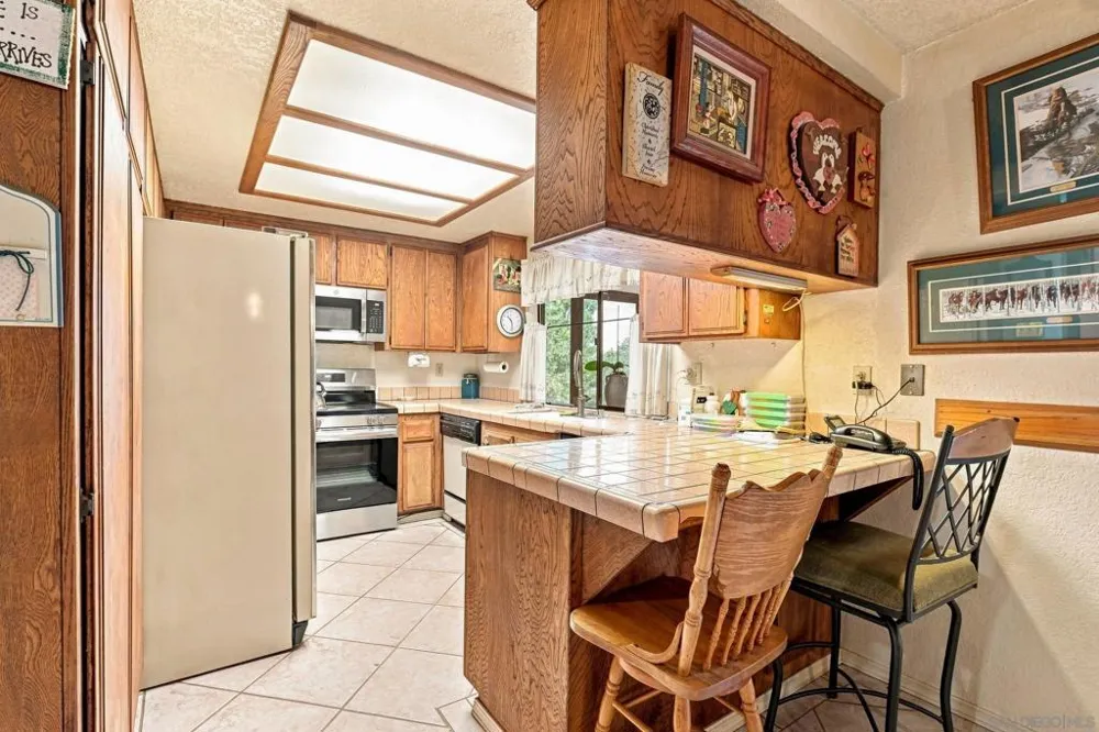 30136 Rolling Hills Valley Center, CA 92082