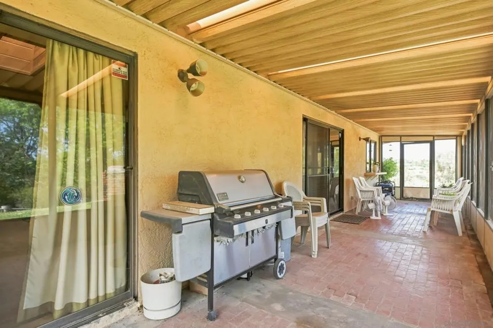 30136 Rolling Hills Valley Center, CA 92082
