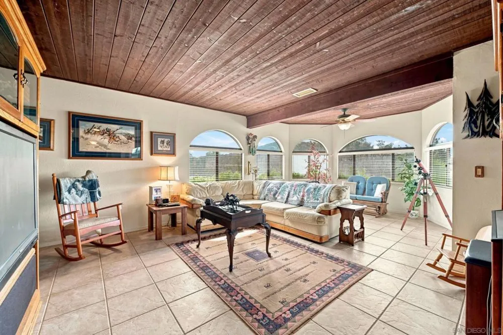 30136 Rolling Hills Valley Center, CA 92082