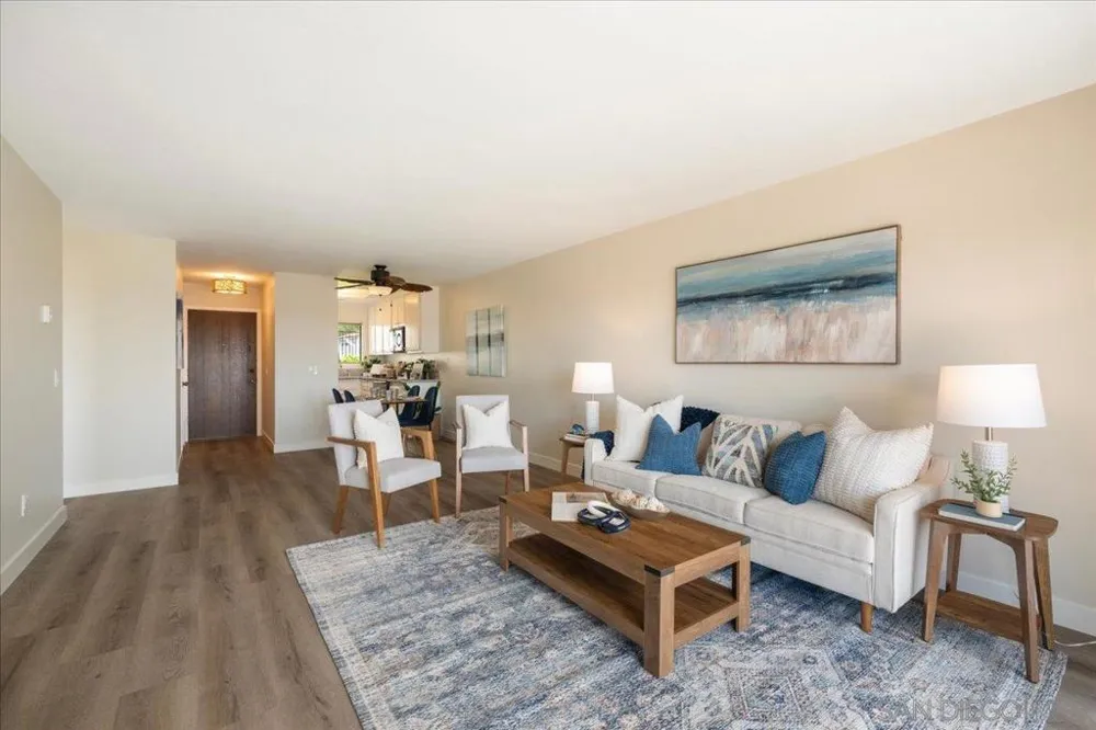 245 Fairlee Encinitas, CA 92024