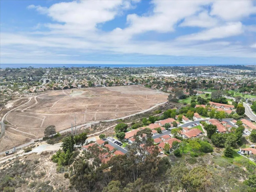 245 Fairlee Encinitas, CA 92024