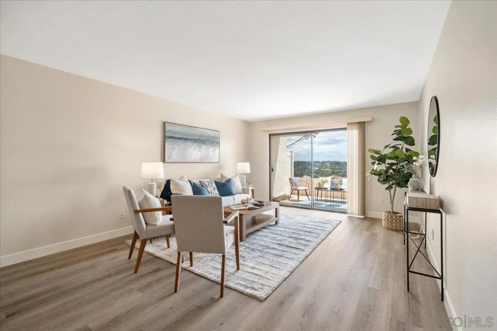 245 Fairlee Encinitas, CA 92024