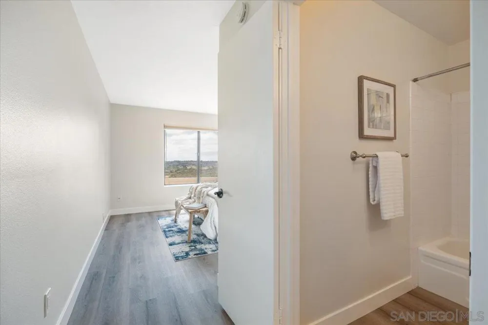 245 Fairlee Encinitas, CA 92024