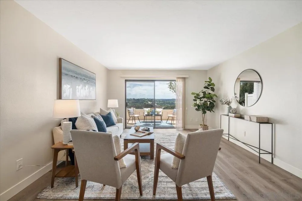 245 Fairlee Encinitas, CA 92024