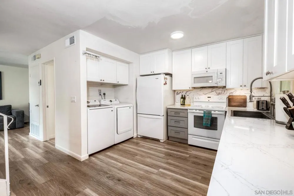10029 Santana Ranch Lane Santee, CA 92071