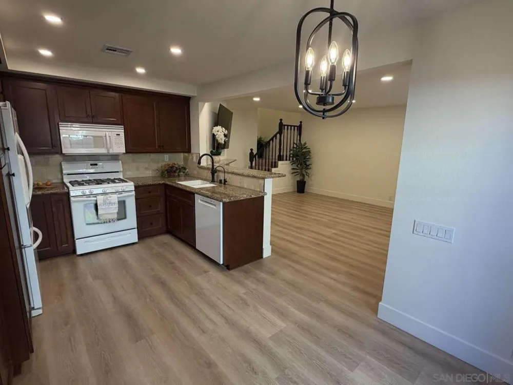 4463 Chase Dr #23 Huntington Beach, CA 92649