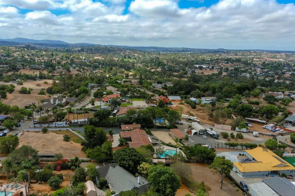 2720 Mason Way Vista, CA 92084