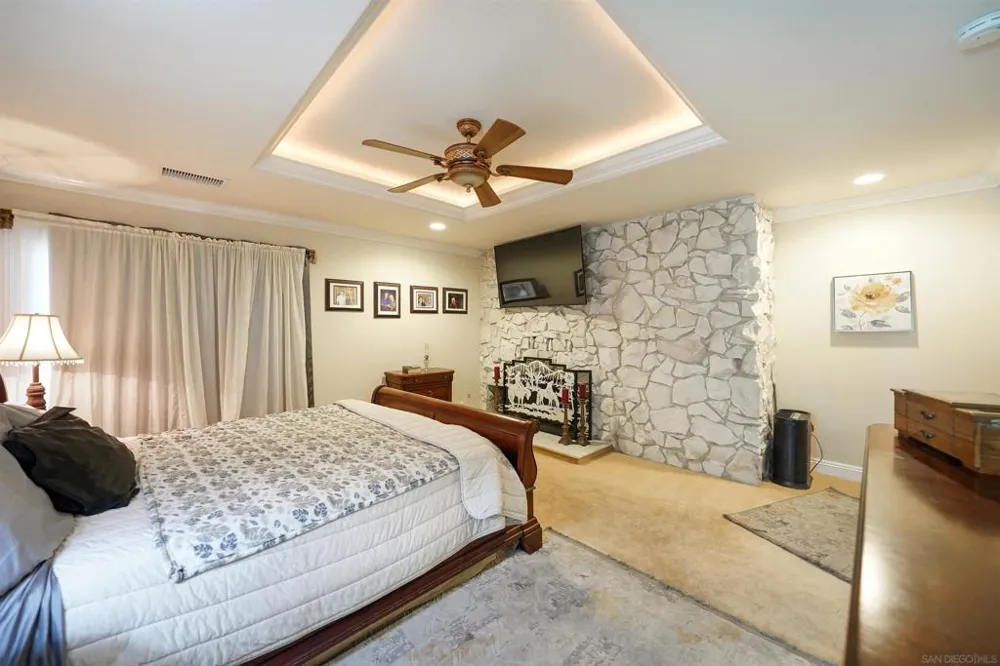 2720 Mason Way Vista, CA 92084