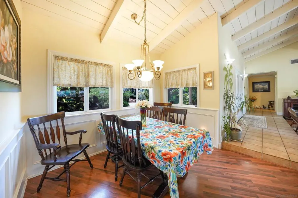 2720 Mason Way Vista, CA 92084