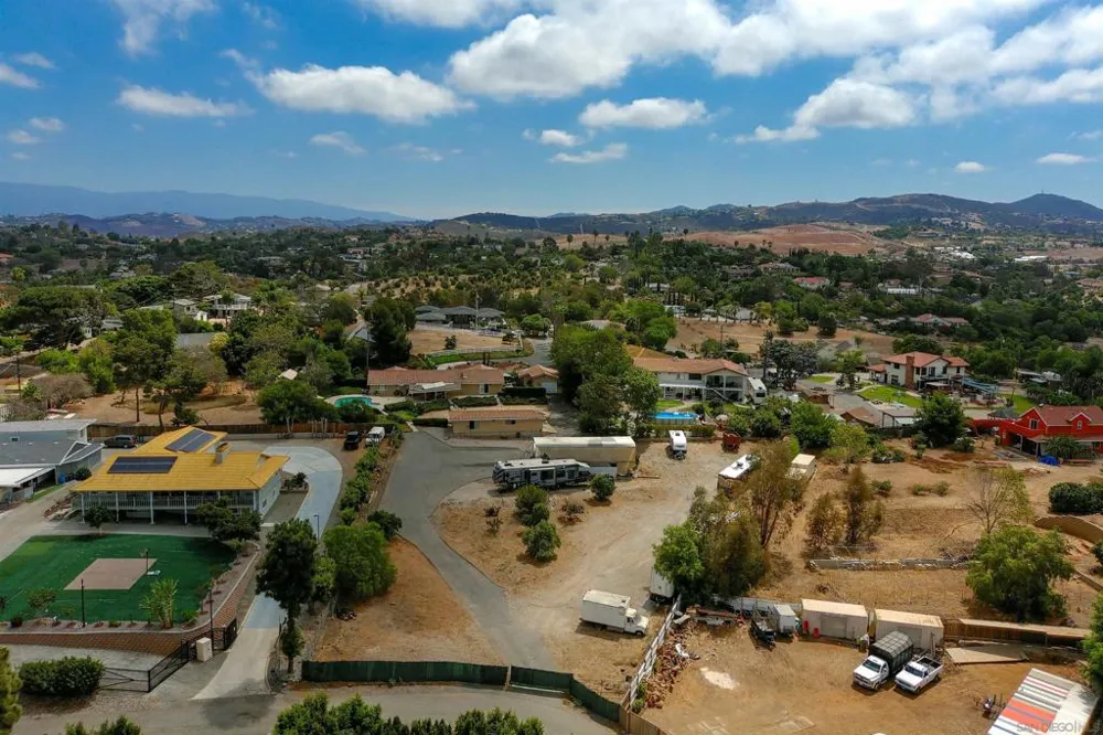 2720 Mason Way Vista, CA 92084