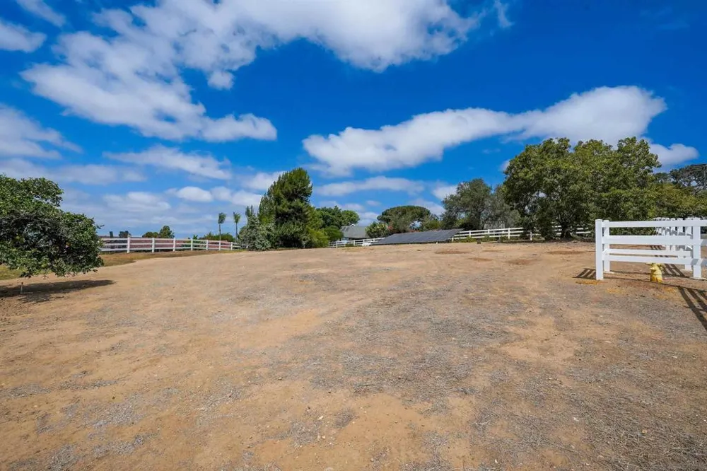 2720 Mason Way Vista, CA 92084