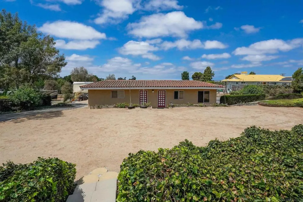 2720 Mason Way Vista, CA 92084