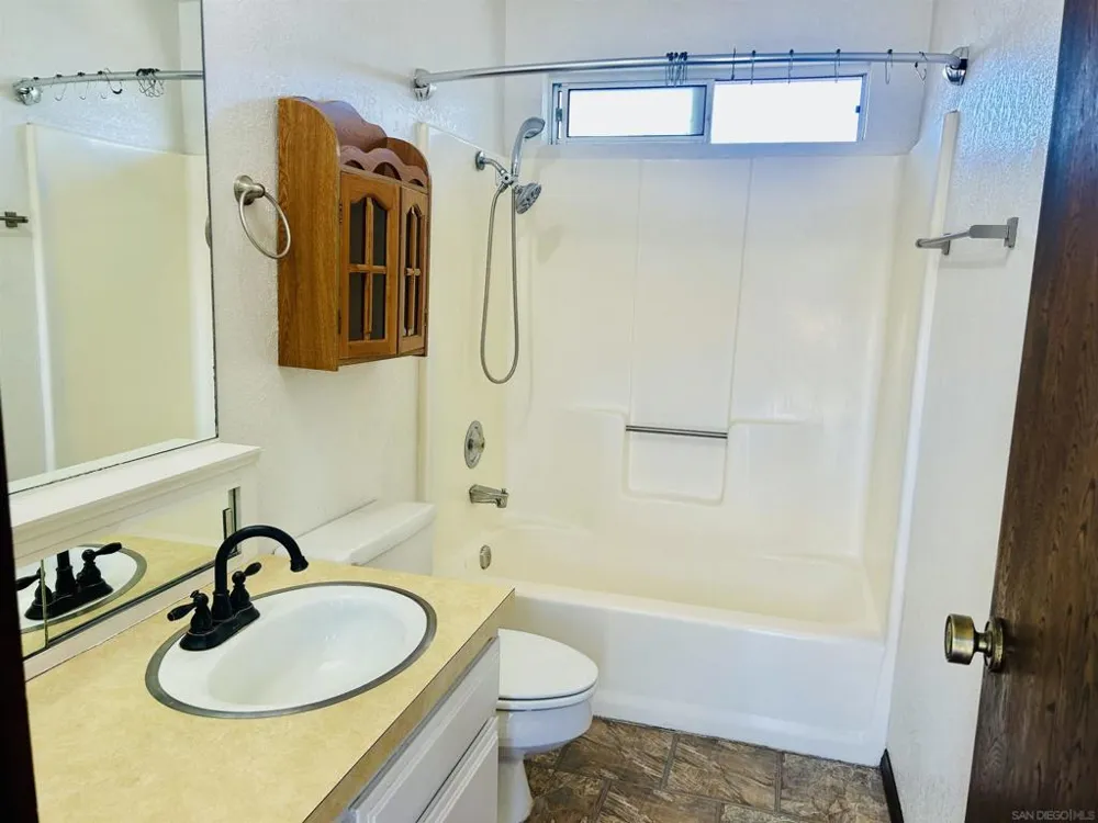 2720 Mason Way Vista, CA 92084