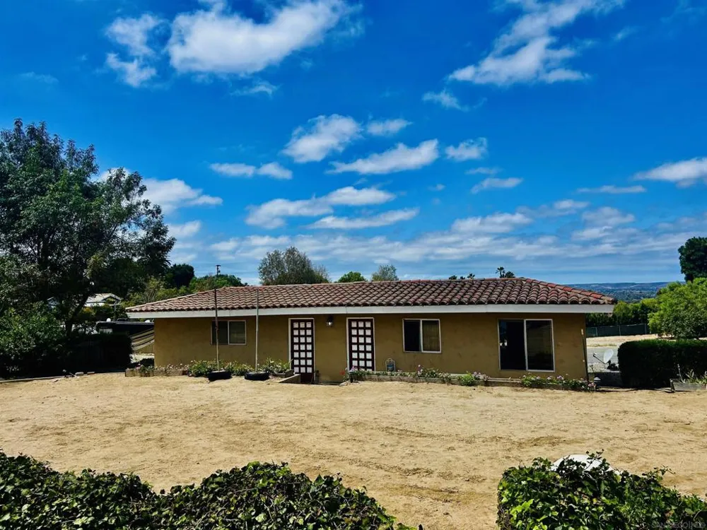 2720 Mason Way Vista, CA 92084