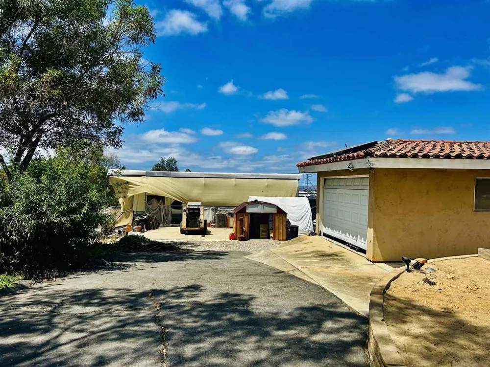 2720 Mason Way Vista, CA 92084