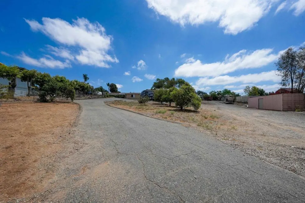 2720 Mason Way Vista, CA 92084