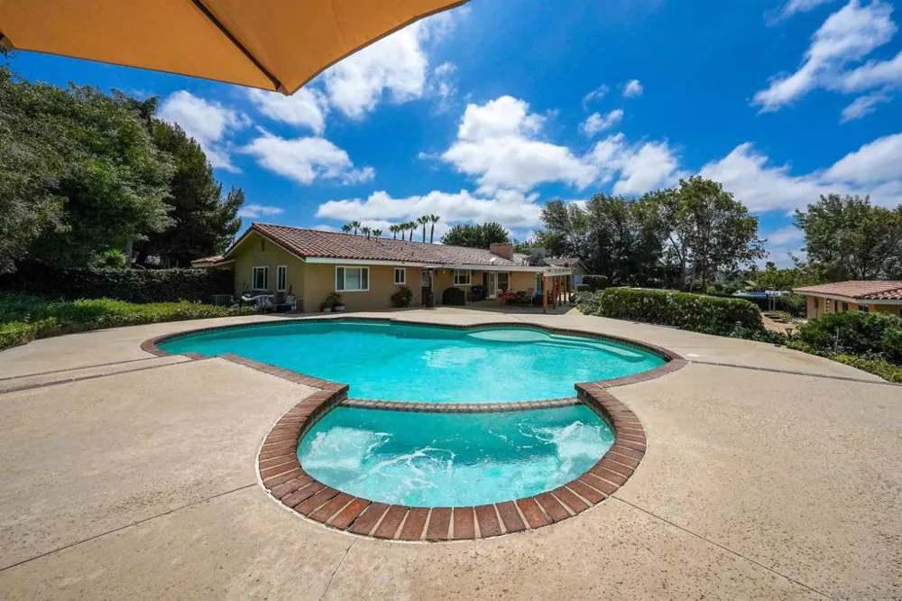 2720 Mason Way Vista, CA 92084