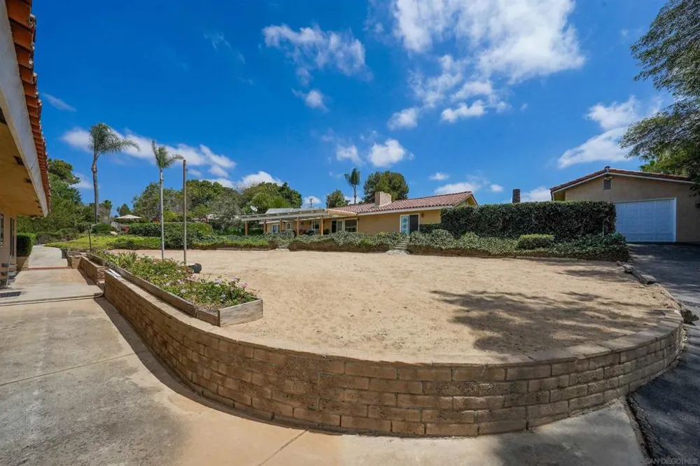 2720 Mason Way Vista, CA 92084
