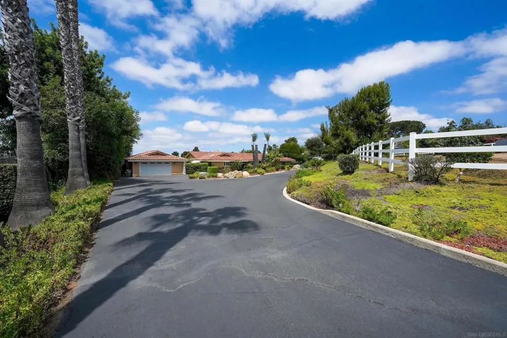 2720 Mason Way Vista, CA 92084