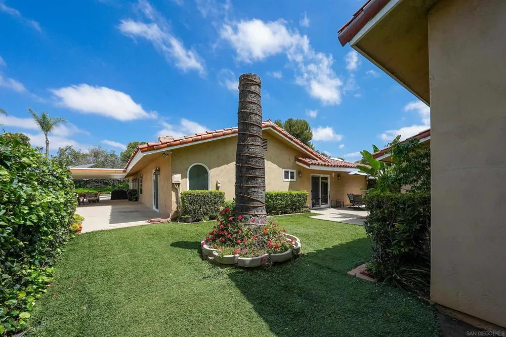 2720 Mason Way Vista, CA 92084