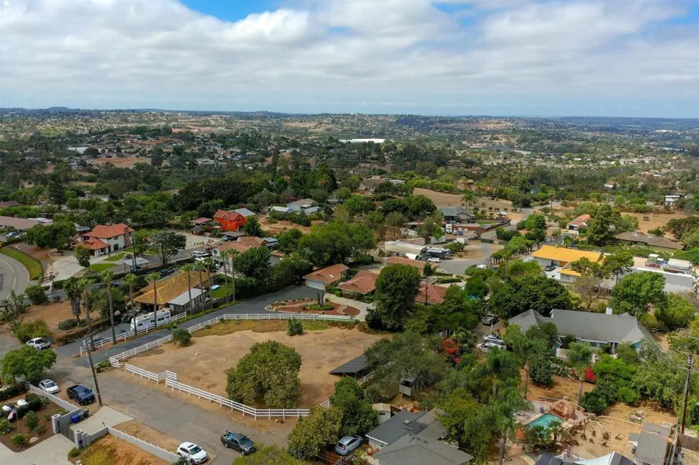 2720 Mason Way Vista, CA 92084