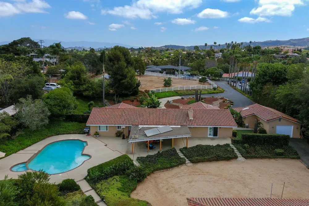 2720 Mason Way Vista, CA 92084