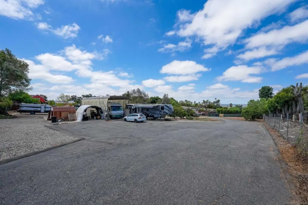 2720 Mason Way Vista, CA 92084