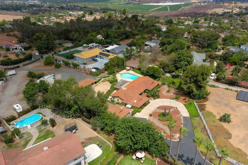 2720 Mason Way Vista, CA 92084