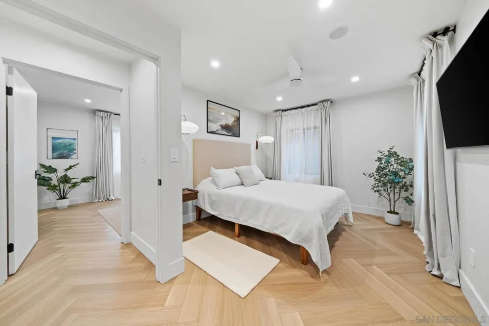7372 Fay Ave La Jolla, CA 92037