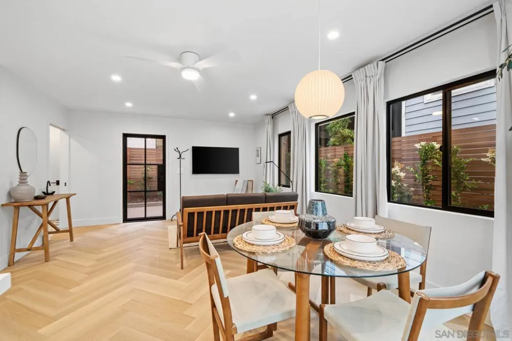 7372 Fay Ave La Jolla, CA 92037