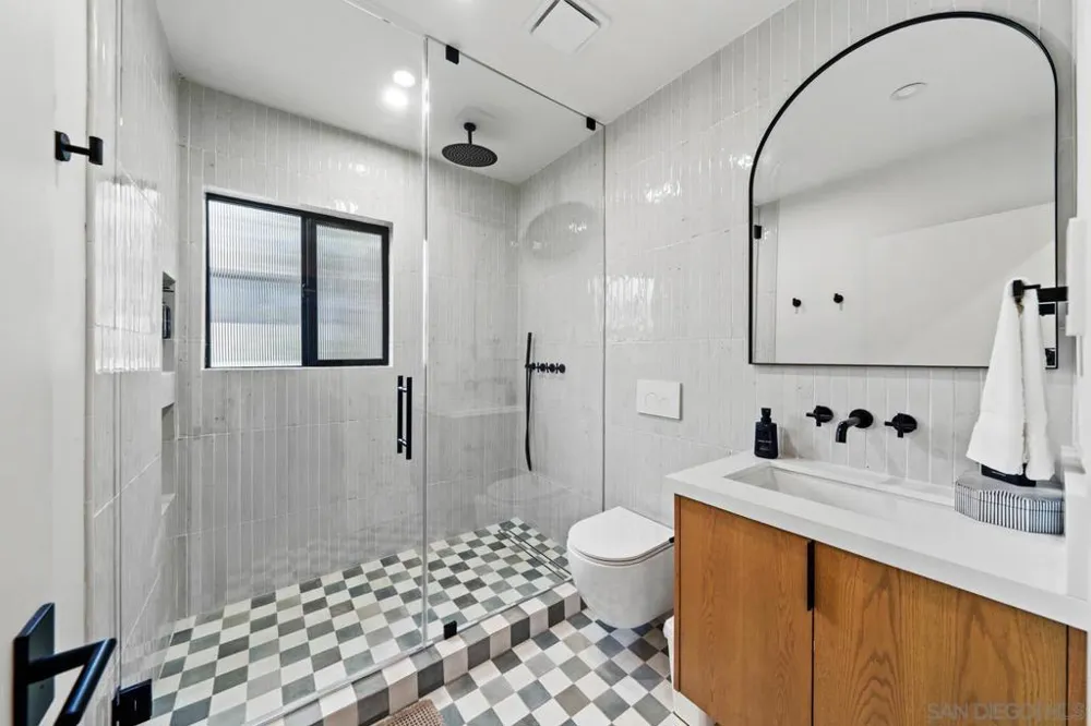 7372 Fay Ave La Jolla, CA 92037