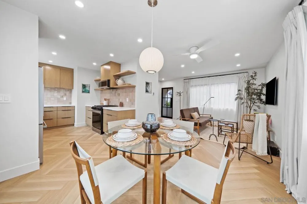 7372 Fay Ave La Jolla, CA 92037