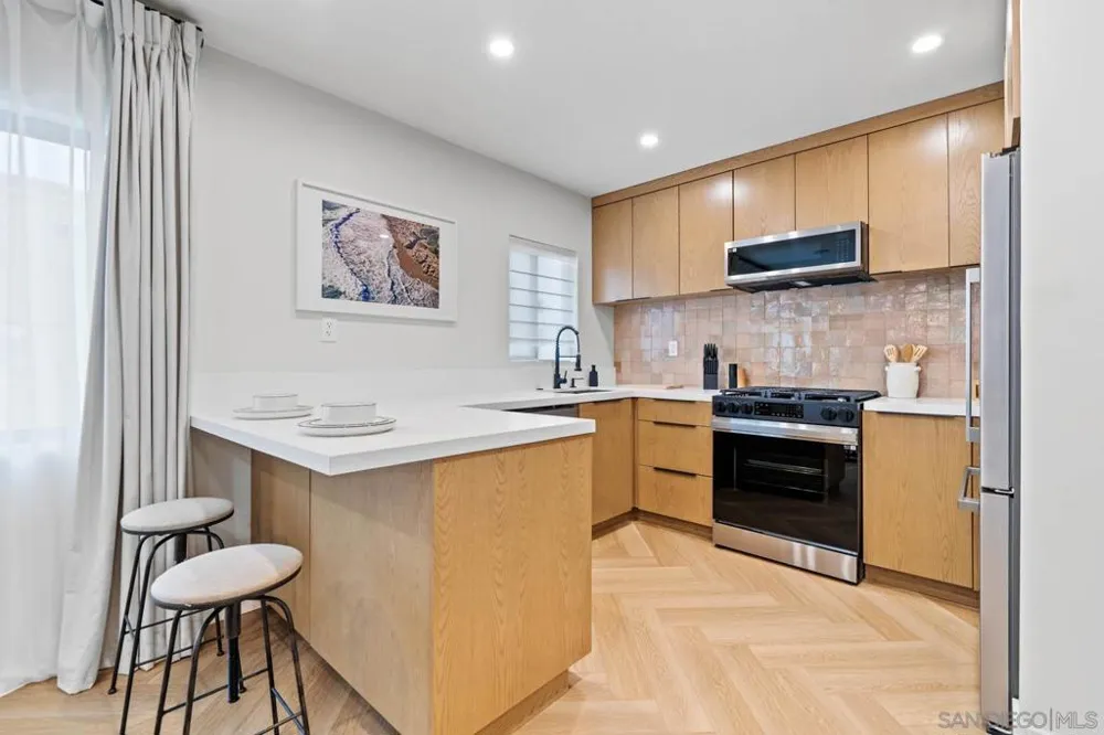 7372 Fay Ave La Jolla, CA 92037