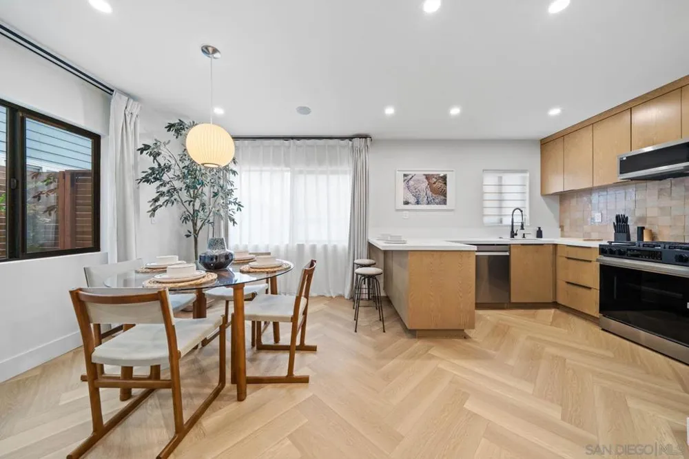 7372 Fay Ave La Jolla, CA 92037
