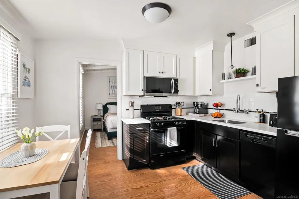 319 Nautilus Street La Jolla, CA 92037