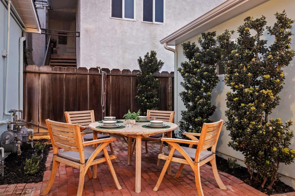 319 Nautilus Street La Jolla, CA 92037