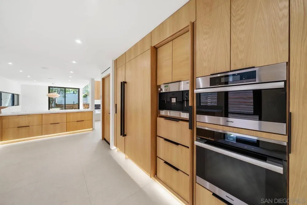 7376 Fay Ave La Jolla, CA 92037